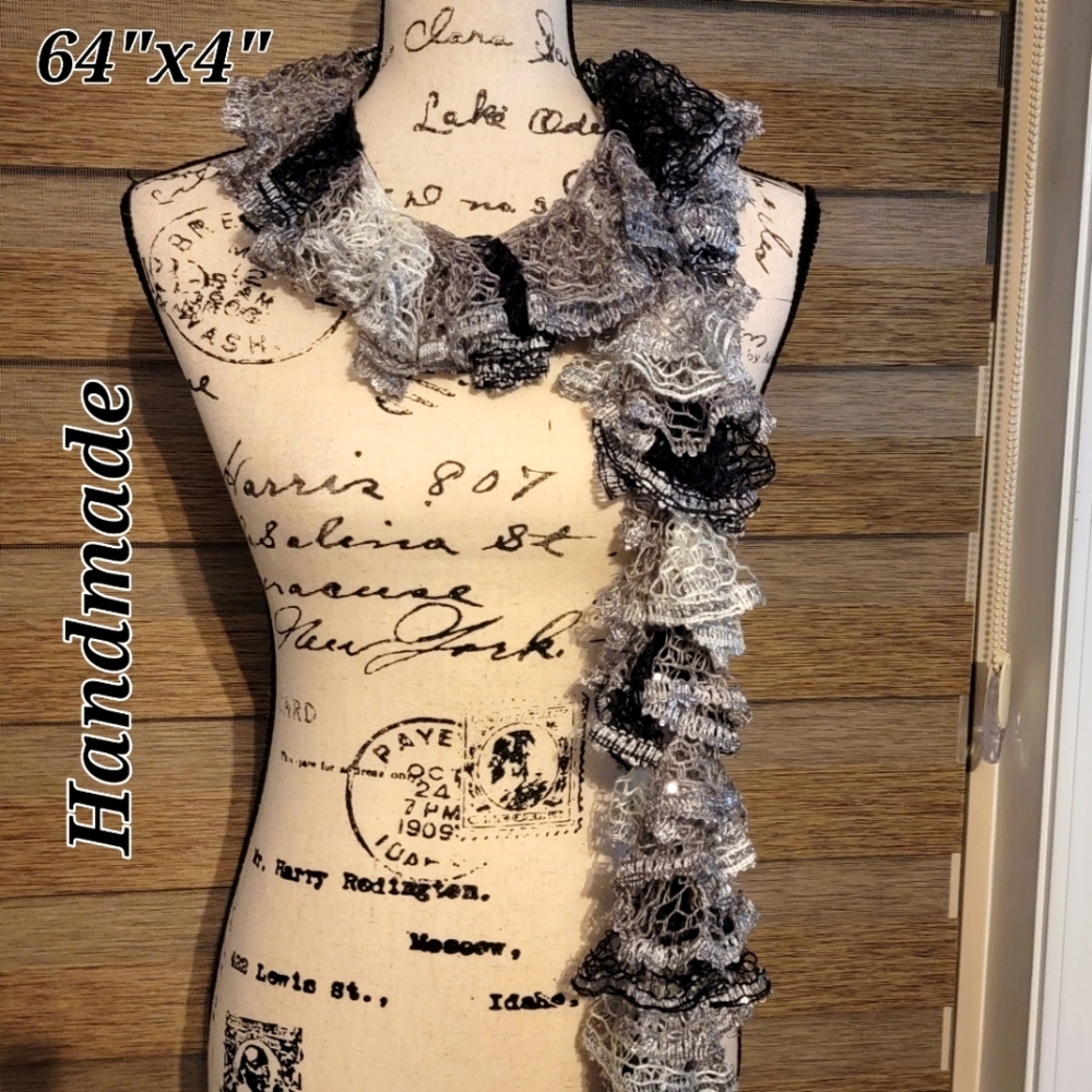 BEAUTIFUL Handmade tr1-color knit scarf